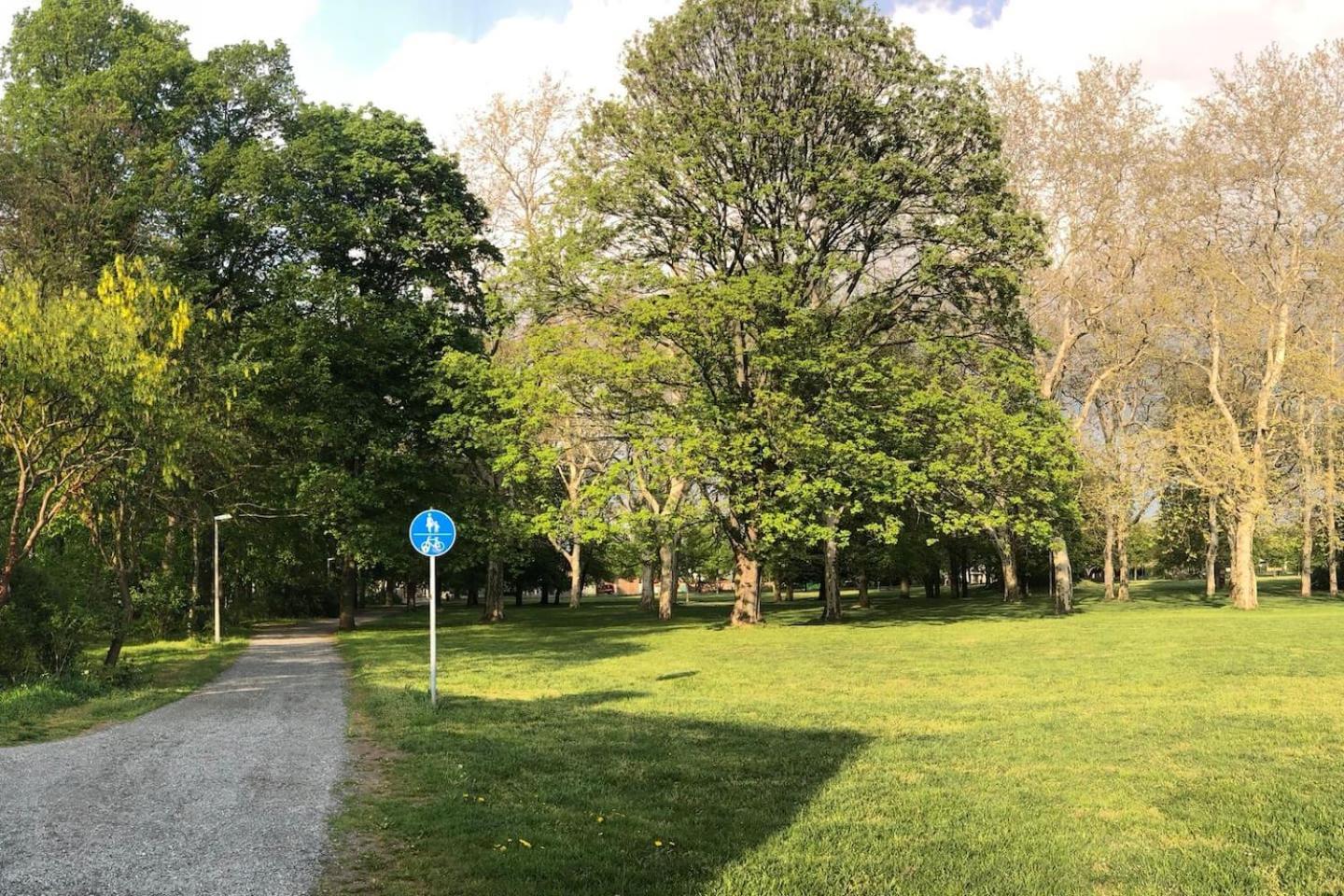 Ferienwohnung Am Park Leipzig Bagian luar foto